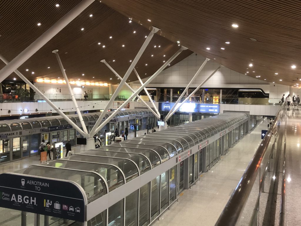 クアラルンプール国際空港（KLIA）のターミナル連絡列車が運行休止
