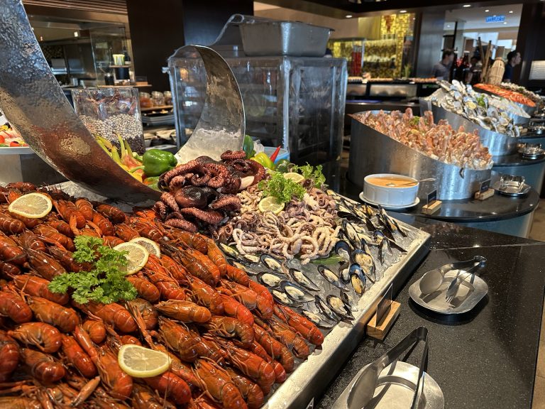 Review of Rasa Sayang Hotel Penang – Spice Market’s Weekend Dinner Buffet, and comparison vs E&O buffet